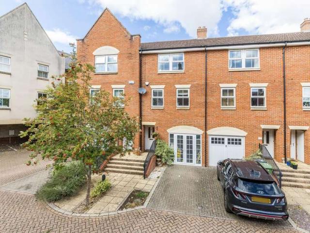 Property for sale in Caldecott, Vale of White Horse