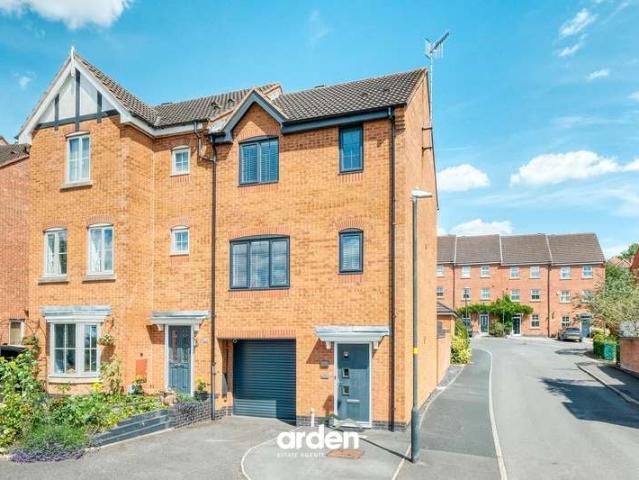 Property for sale in Bromsgrove