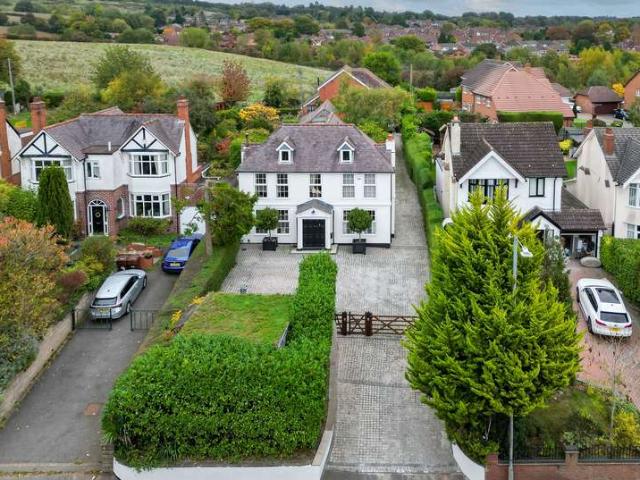 Property for sale in Lydiate Ash, Bromsgrove