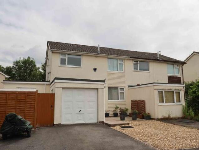 Property for sale in Yatton, North Somerset