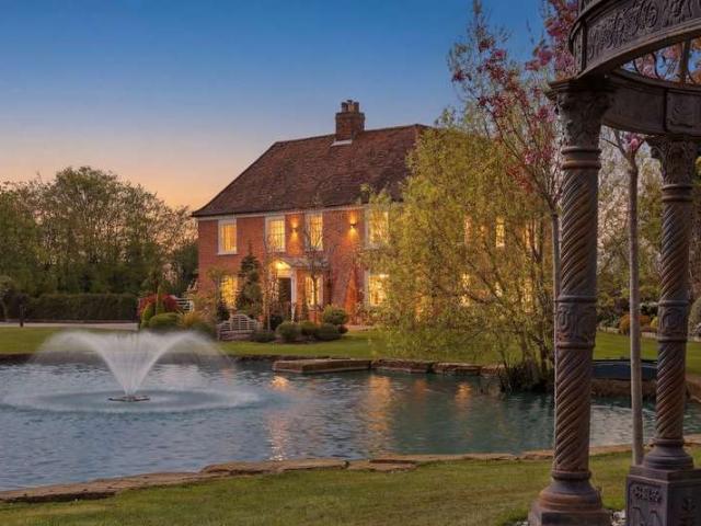 Property for sale in Ramsden Bellhouse, Essex