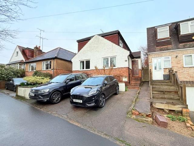 Property for sale in Oakleigh Park, Greater London