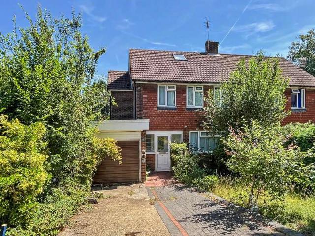 Property for sale in Castlefield, Cressex