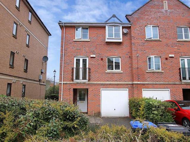 Property for sale in Far Cotton and Delapre, Far Cotton