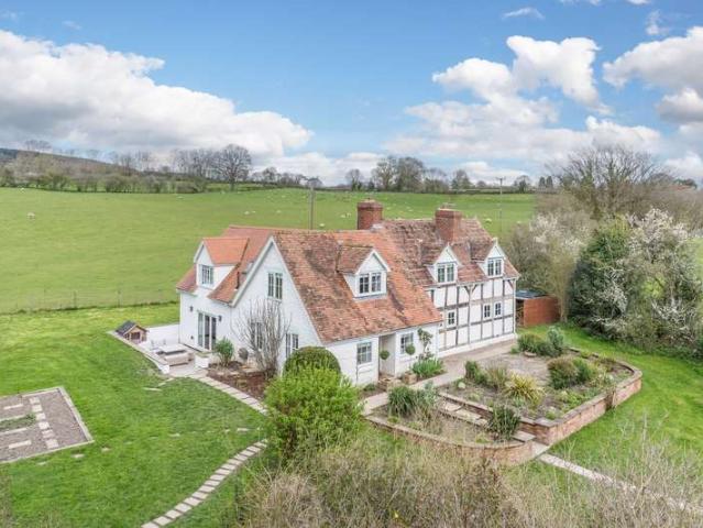 Property for sale in Pembridge
