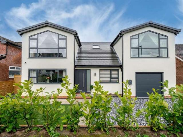 Property for sale in Roe Green, Salford