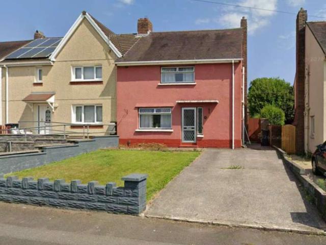 Property for rent in Caewern, Neath