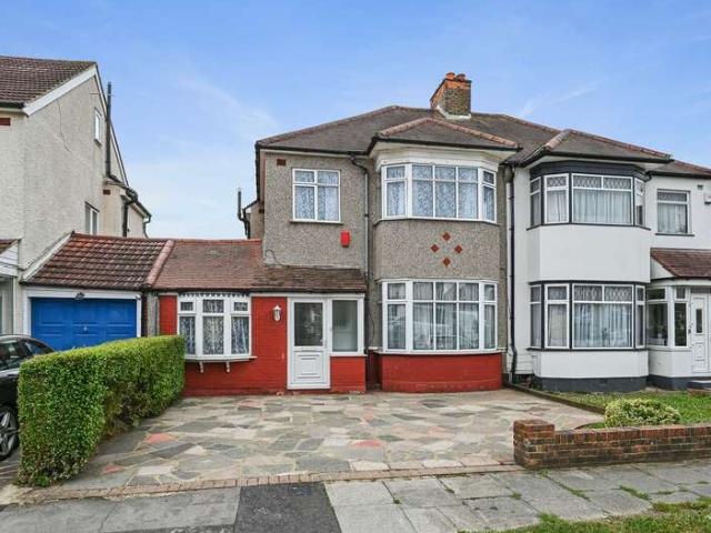 Property for sale in Lane, Greater London