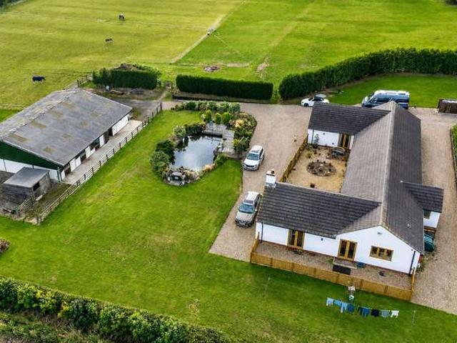 Property for sale in Gedling, East Midlands