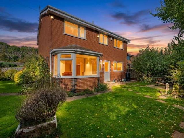 Property for sale in Longbarn