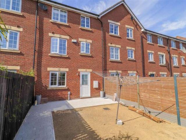 Property for sale in Belle Isle, West Yorkshire