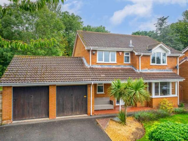 Property for sale in Woodside, Telford