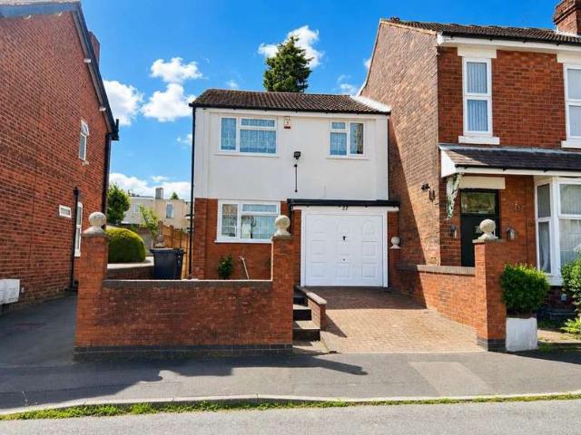 Property for sale in Goldthorn Hill, West Midlands