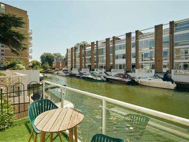 Property for sale in London Borough of Richmond upon Thames, Greater London