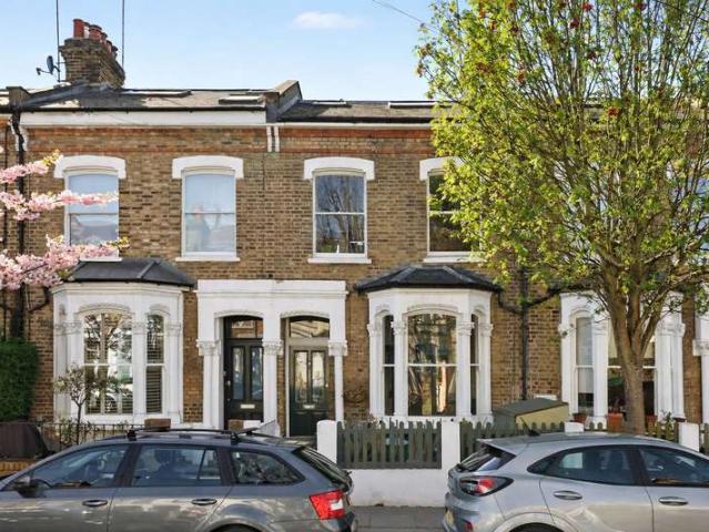 Property for sale in Finsbury Park, Greater London