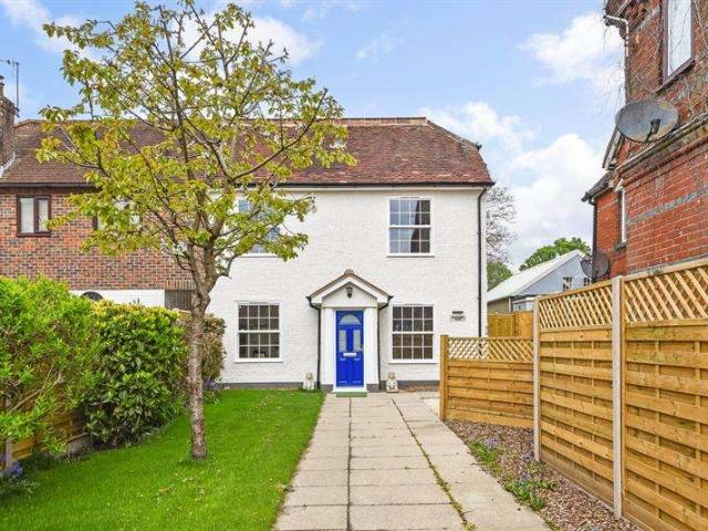Property for rent in Wickham Square, Winchester