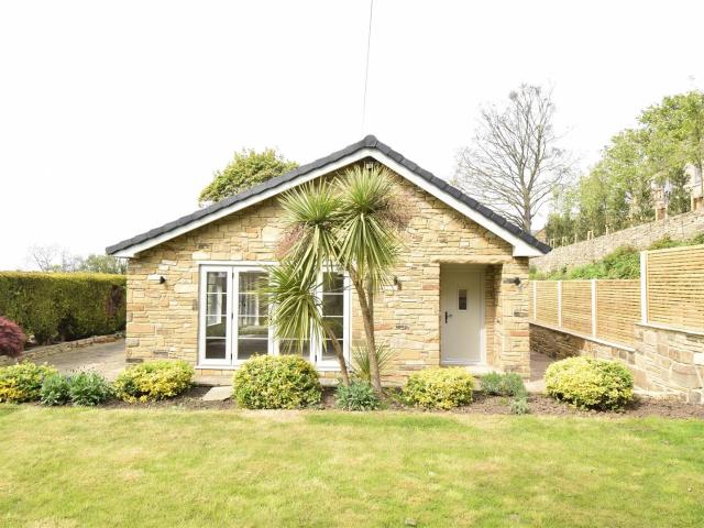 House for rent in Newmillerdam, Wakefield