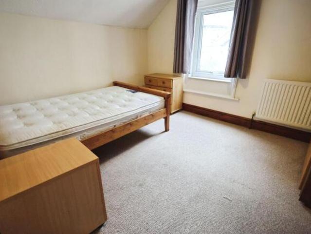 Property for rent in Holdenhurst, Bournemouth