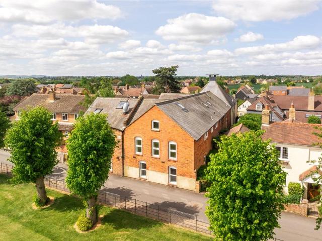 House for sale in Henlow, Bedfordshire