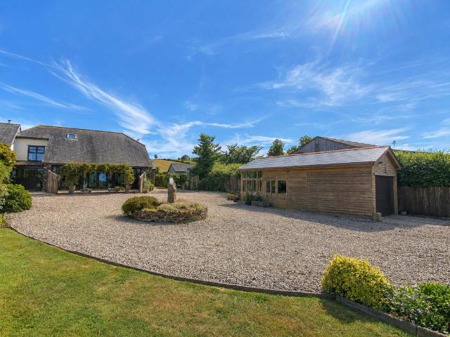 House for sale in Weir Quay, Devon