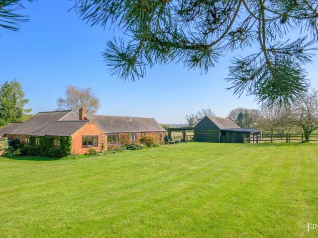 House for sale in Stanford On Avon, Leicestershire