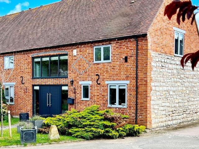House for sale in Alderminster, Warwickshire