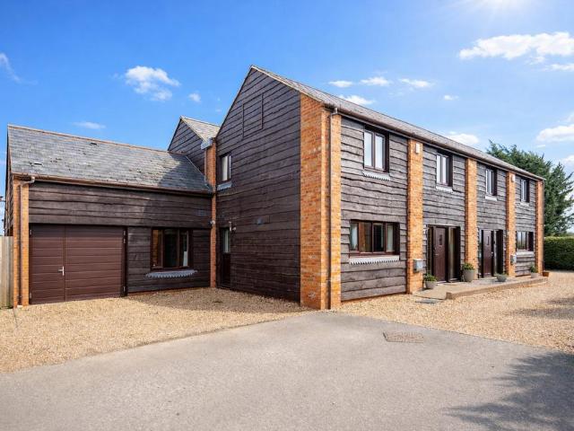 House for sale in Willen, Newport Pagnell
