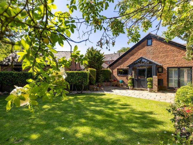 House for sale in Broxton, Cheshire