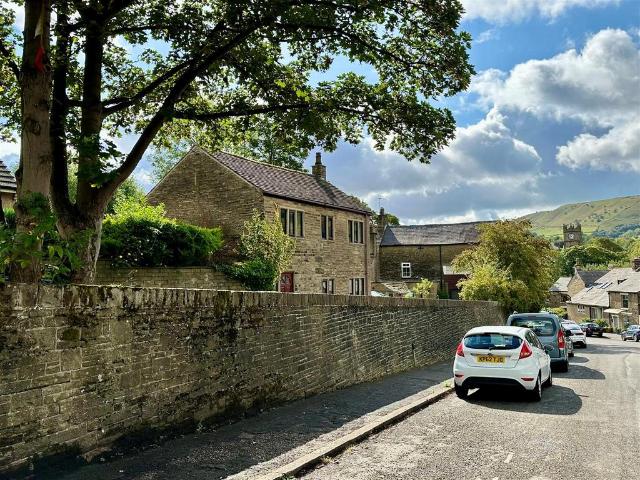House for sale in Charlesworth, East Midlands