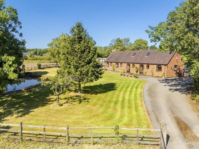 House for sale in Swadlincote, East Midlands