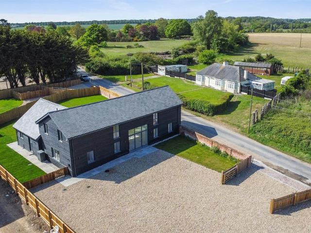 House for sale in Dale Hill, Essex