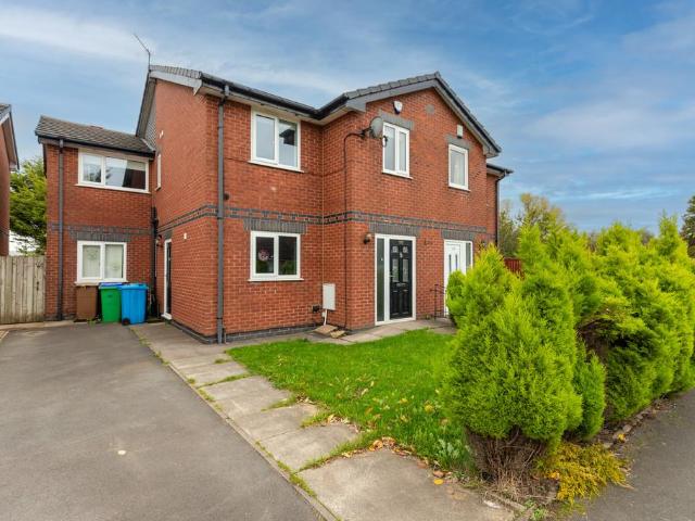 House for sale in Firgrove, Burnedge