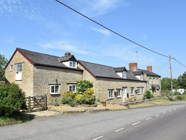 House for sale in Evershot, Oxfordshire