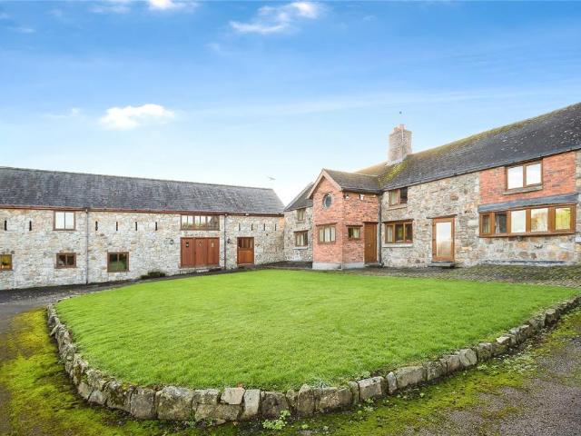House for sale in Pen-y-ffordd, Wales
