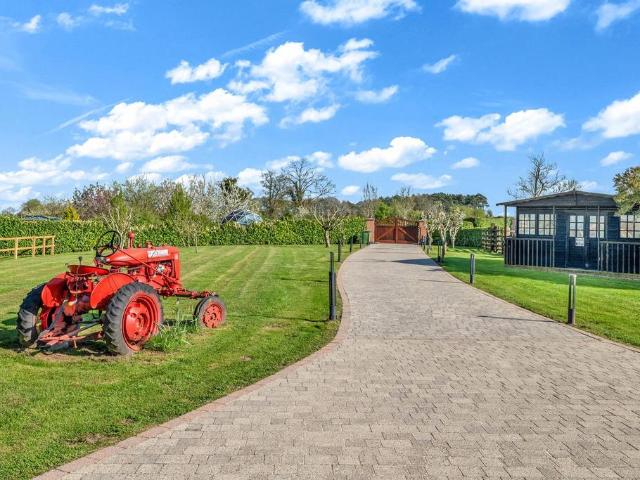 House for sale in Castle Donington, Leicestershire
