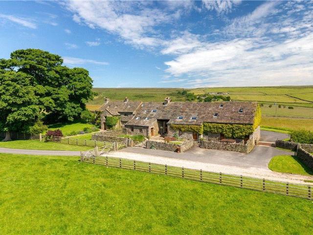 House for sale in West Yorkshire