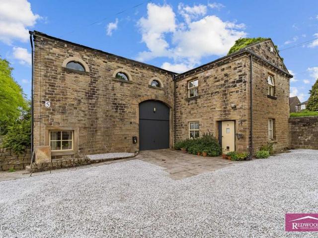 House for sale in Lindley, West Yorkshire