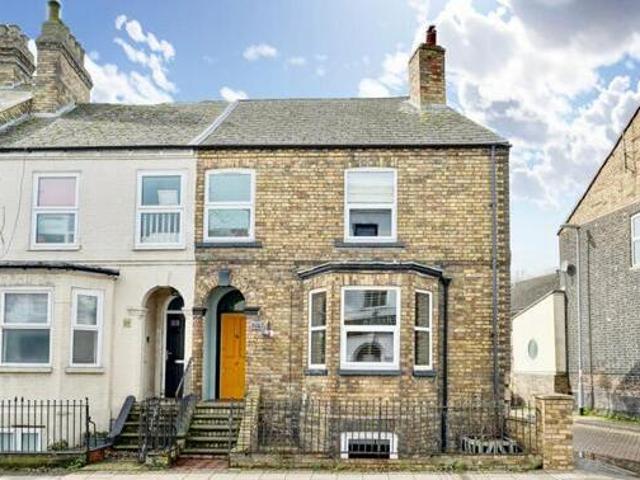 House for sale in Huntingdon