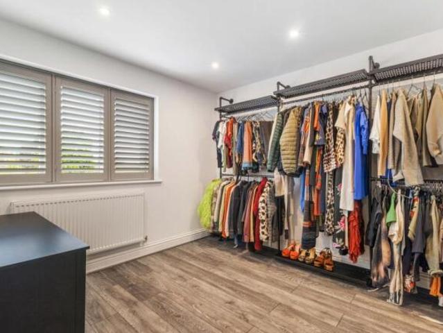 Property for sale in Cat Hill
