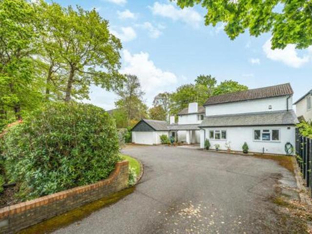 House for sale in West Byfleet, Woking