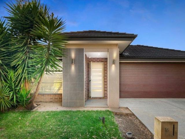 House for rent in Riverstone Estate, Melbourne