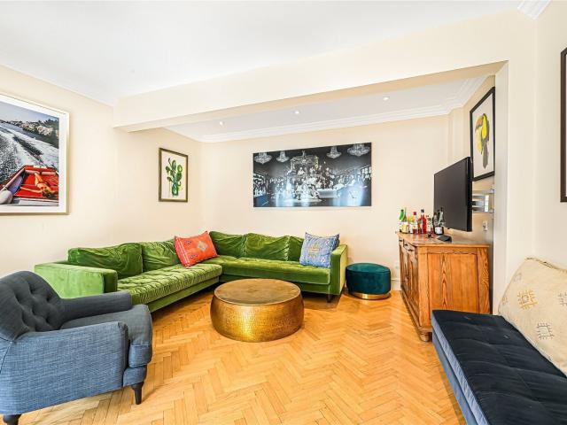 Apartment for rent in South Kensington, Greater London