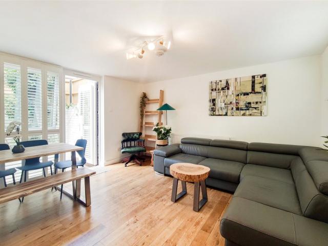 Apartment for rent in Chalk Farm, Greater London