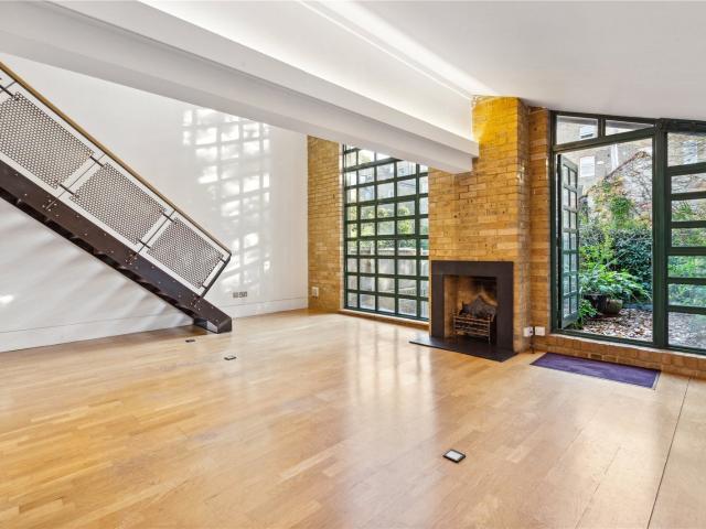 House for rent in London Borough of Hounslow, Greater London
