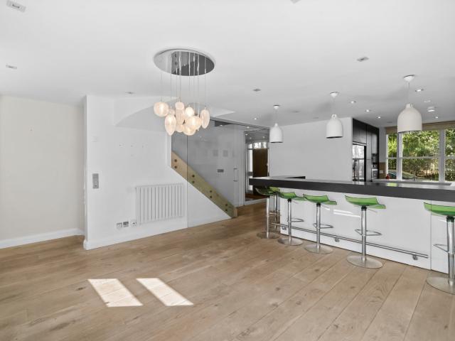 House for rent in Brompton, Greater London