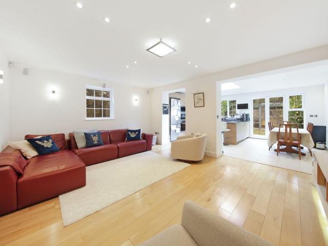 Apartment for rent in St. John's Wood, Greater London