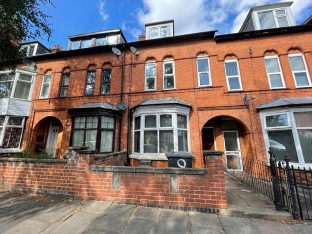 Apartment for rent in West End, Old Wharf