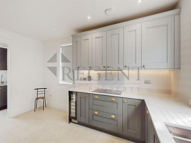 House for rent in Cockfosters, Greater London