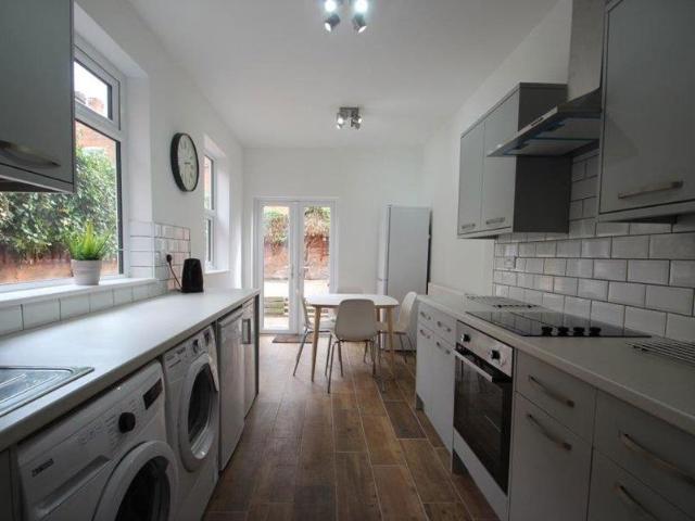 Apartment for rent in Clarendon Park, Leicester