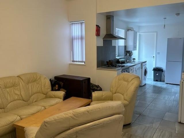 House for rent in West Hendon, The Hyde
